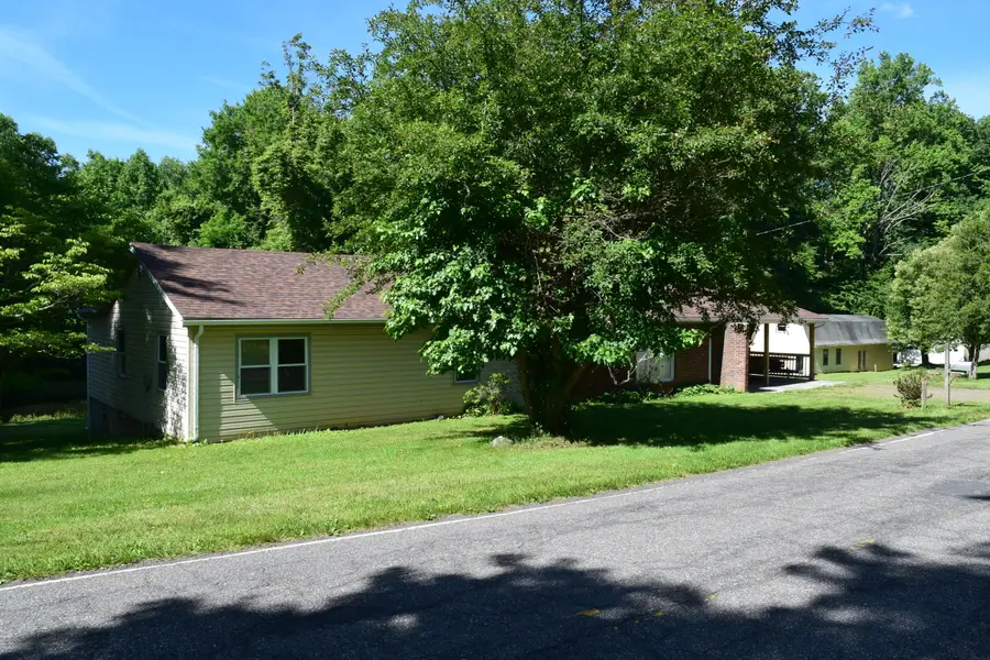 812 Conner Grove Rd Sw, Willis, VA 24380 - #3