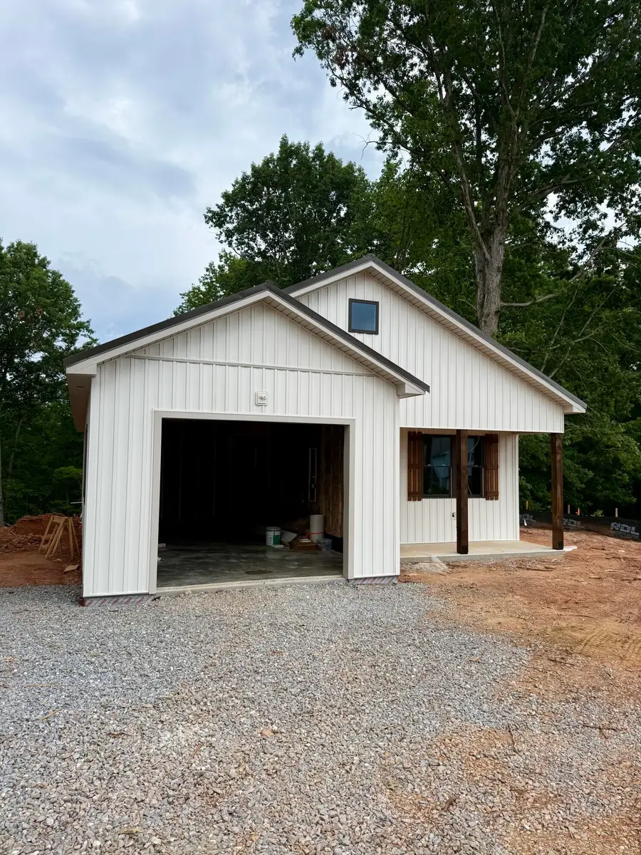 410 Darrell Ln, Hurt, VA 24563 - #2