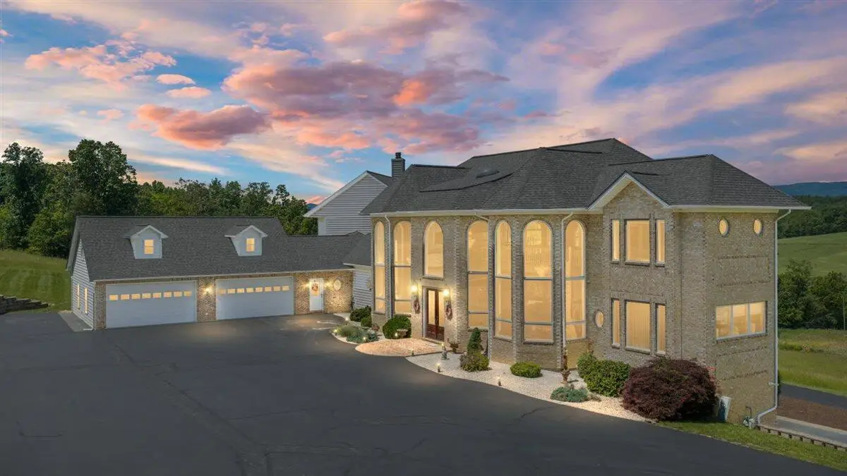 368 Ridge Hollow Rd, Edinburg, VA 22824 - #1