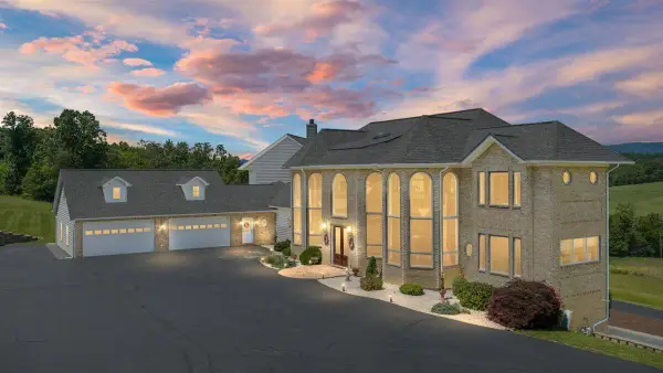 368 Ridge Hollow Rd, Edinburg, VA 22824