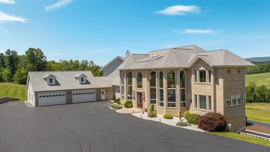 368 Ridge Hollow Rd, Edinburg, VA 22824 - #2