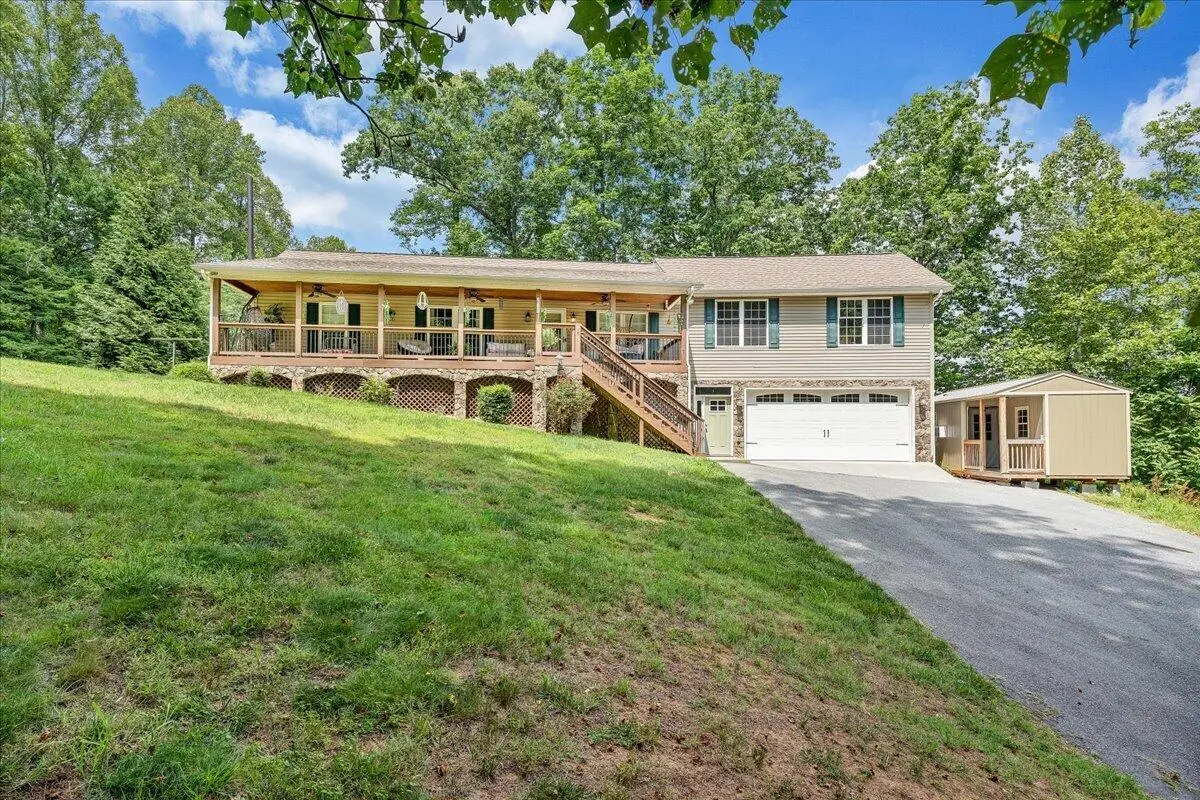 110 Chimney Sweep Ct, Goodview, VA 24095 - #1