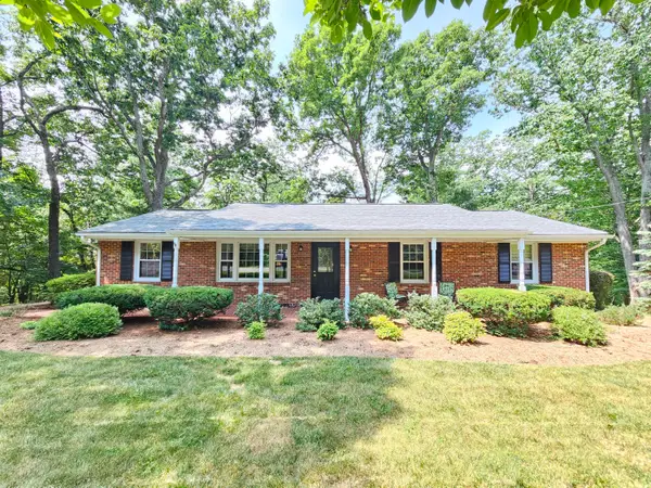 593 Sherwood Dr, Blue Ridge, VA 24064