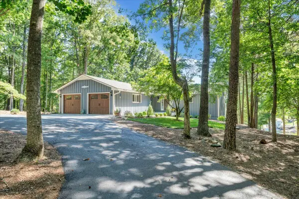 154 Key Lakewood Dr, Moneta, VA 24121