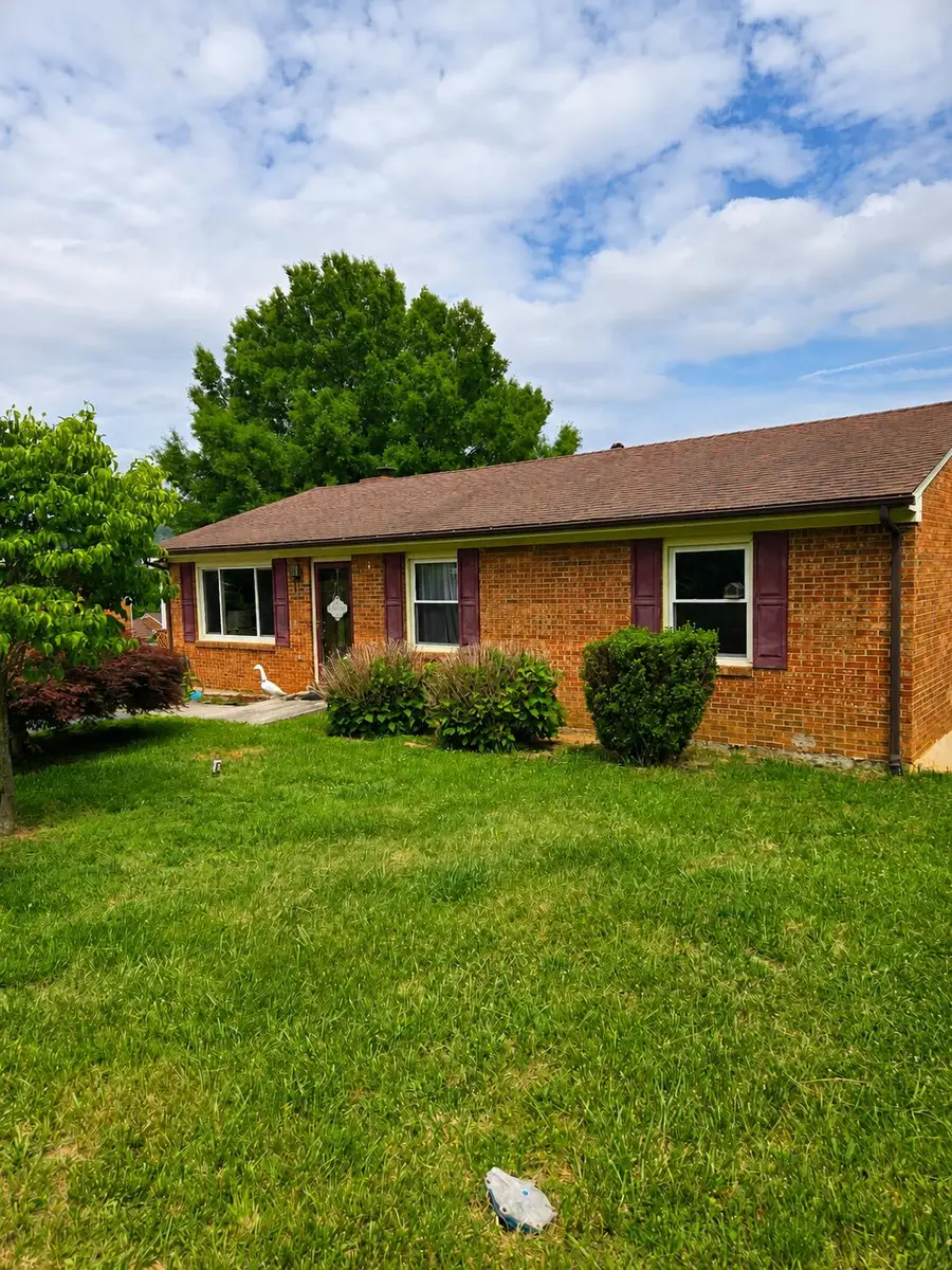 1140 Mineral Springs Dr, Vinton, VA 24179 - #2