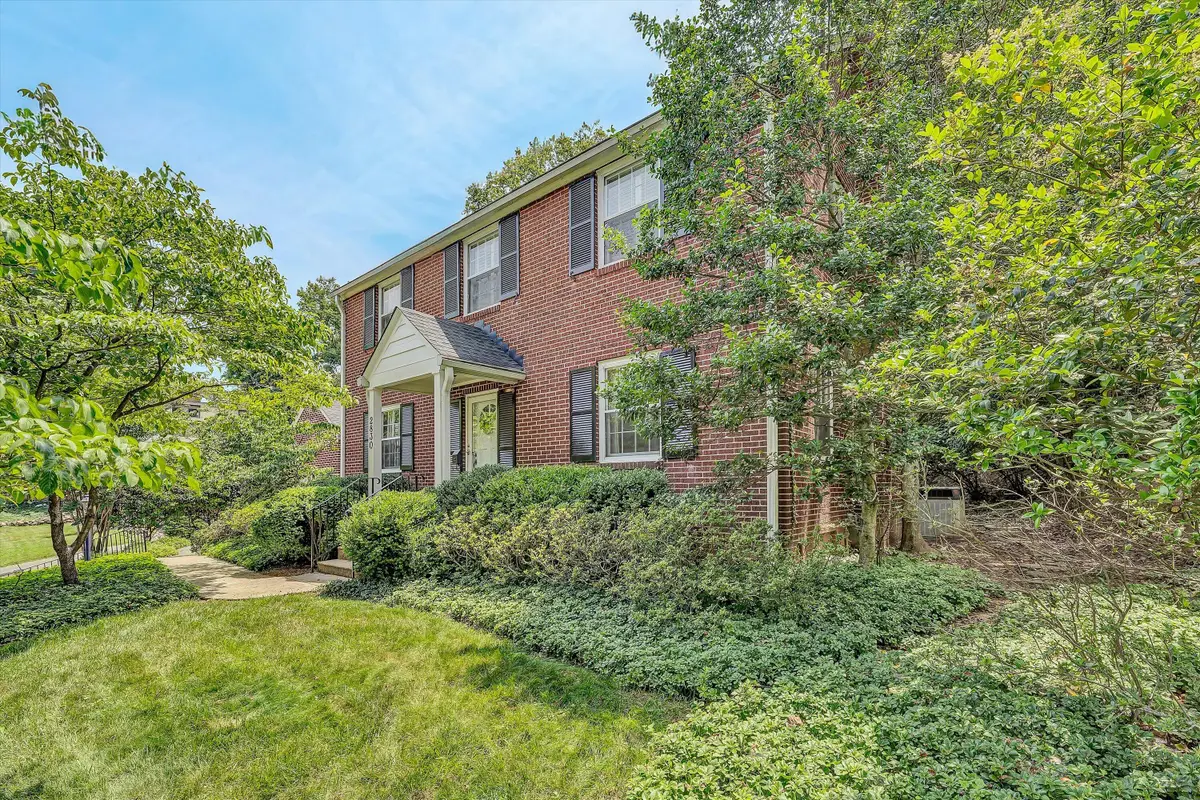 2830 Longview Ave Sw, Roanoke, VA 24014 - #1