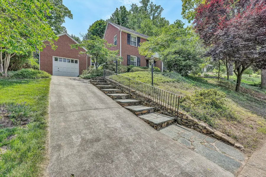 2830 Longview Ave Sw, Roanoke, VA 24014 - #3