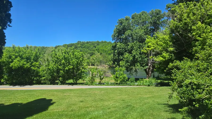1560 Julia Simpkins Rd, Allisonia, VA 24347 - #2