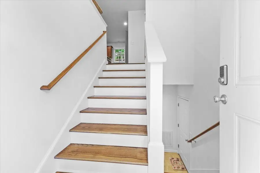 1048 Saint Clair Ln, Christiansburg, VA 24073 - #2