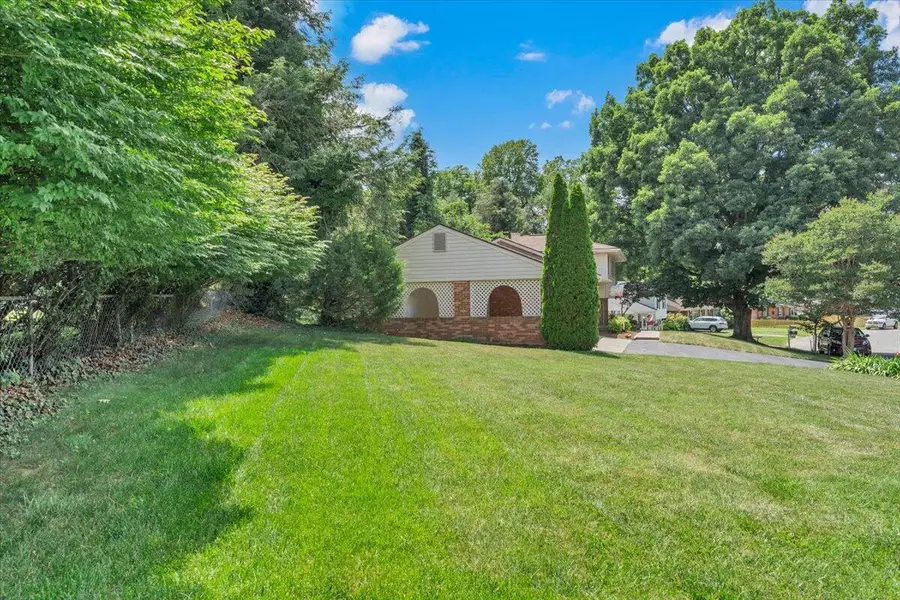 3175 Galloway Dr, Roanoke, VA 24018 - #3