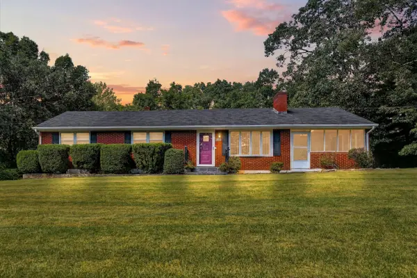 517 Blue Ridge Dr, Blue Ridge, VA 24064