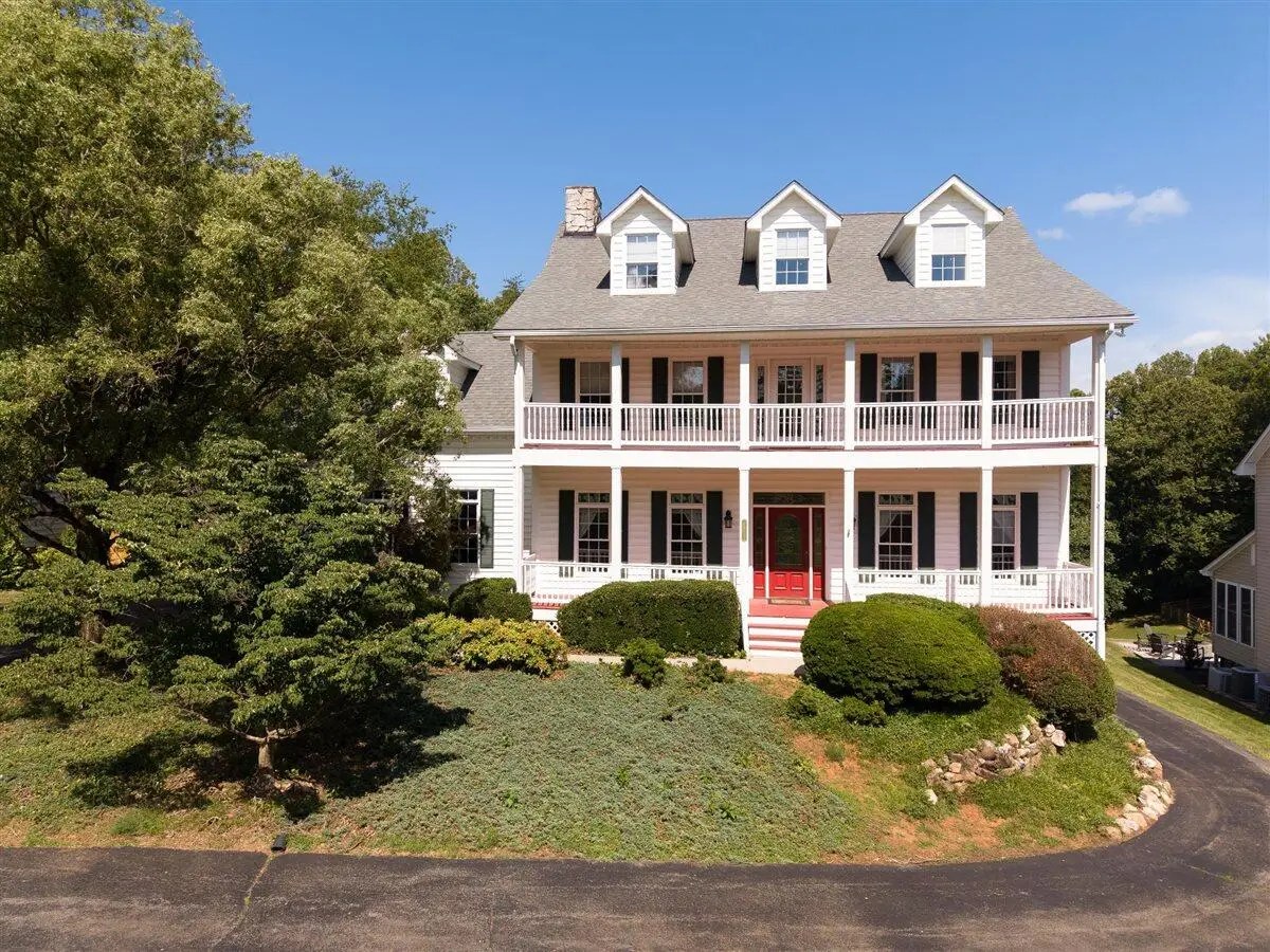 5975 Landview Dr, Roanoke, VA 24018 - #1
