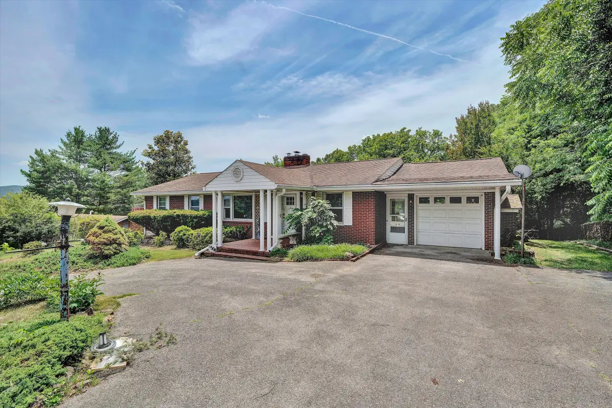 4506 Rosecrest Rd, Roanoke, VA 24018 - #1