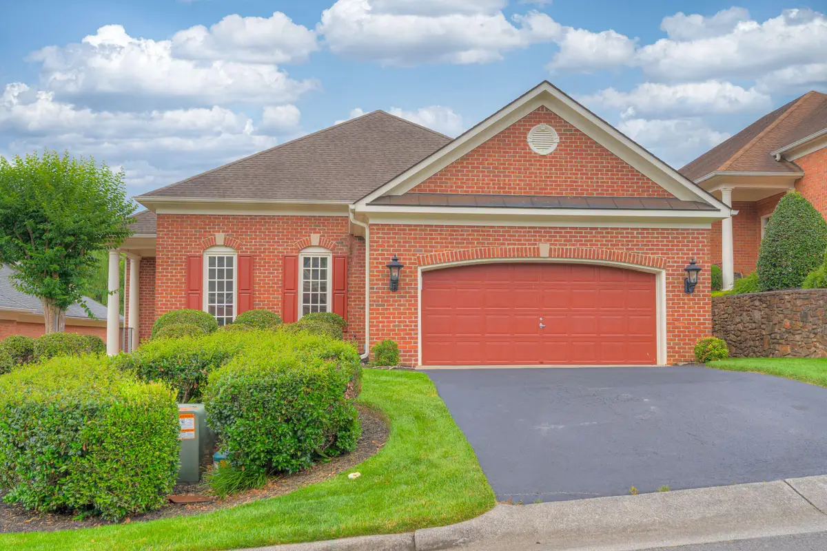 6554 Fairway Estates Dr, Roanoke, VA 24018 - #1