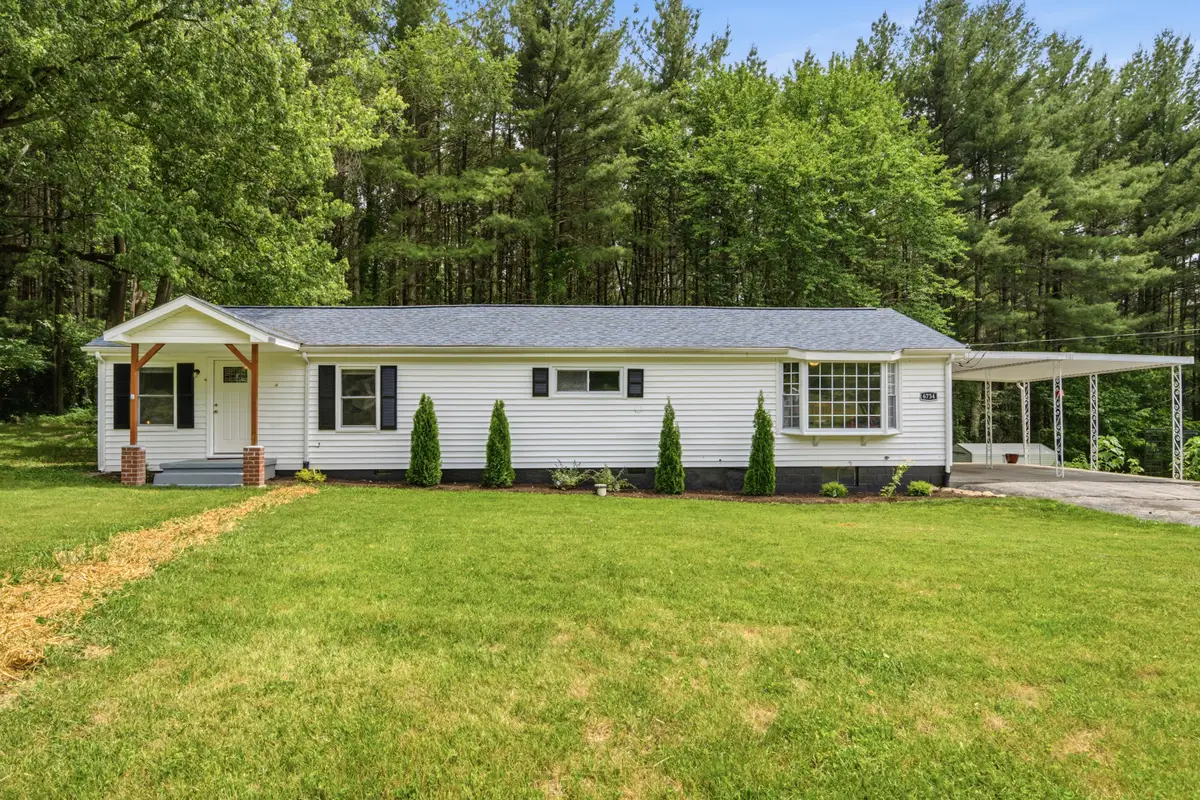 6734 Blacksburg Rd, Catawba, VA 24070 - #1