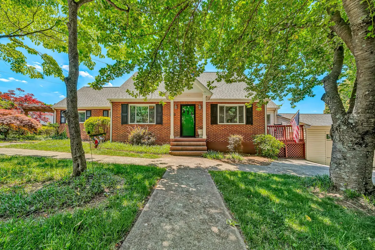 2225 Yellow Mountain Rd Se, Roanoke, VA 24014 - #1