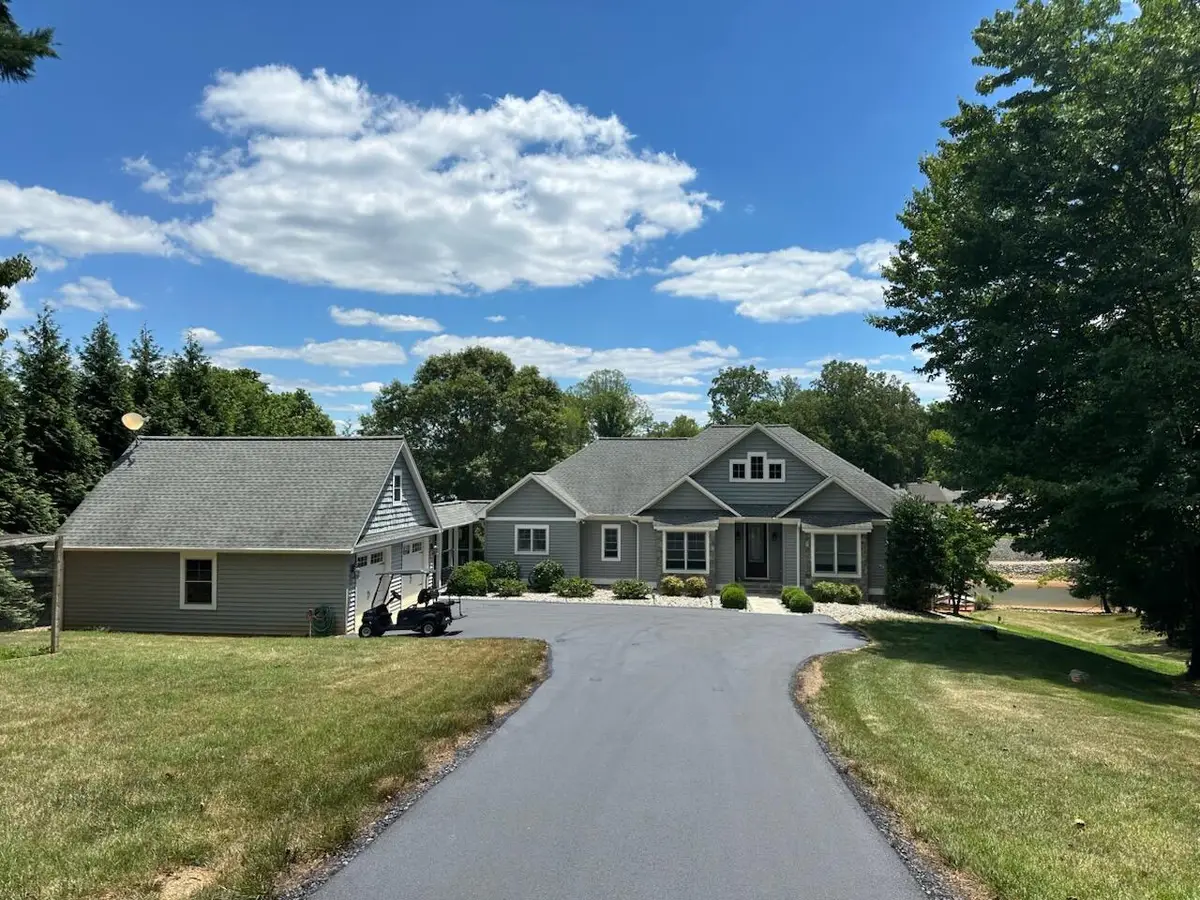 65 Backcove Dr, Moneta, VA 24121 - #1