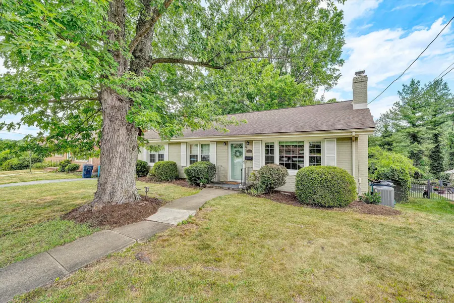2869 Northview Dr Sw, Roanoke, VA 24015 - #2
