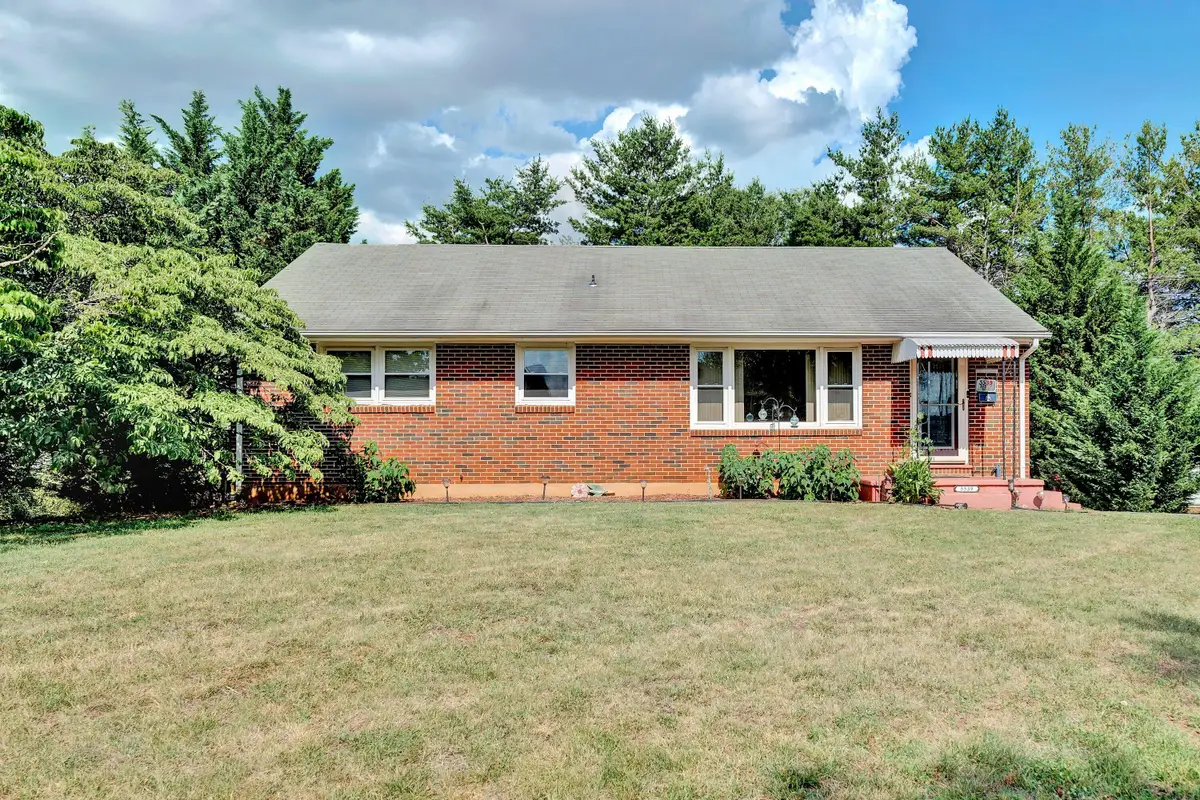 5539 Darby Rd, Roanoke, VA 24012 - #1