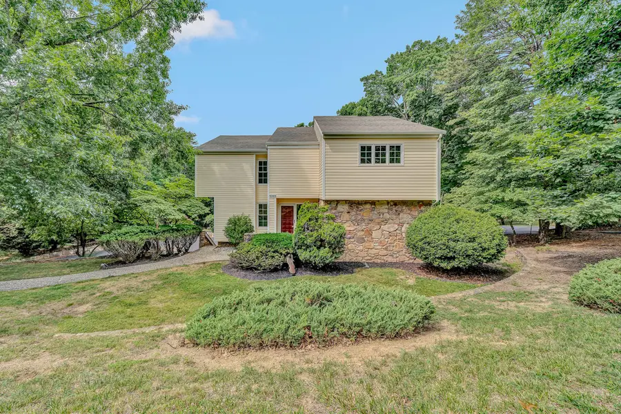 6344 Fairway Forest Dr, Roanoke, VA 24018 - #2