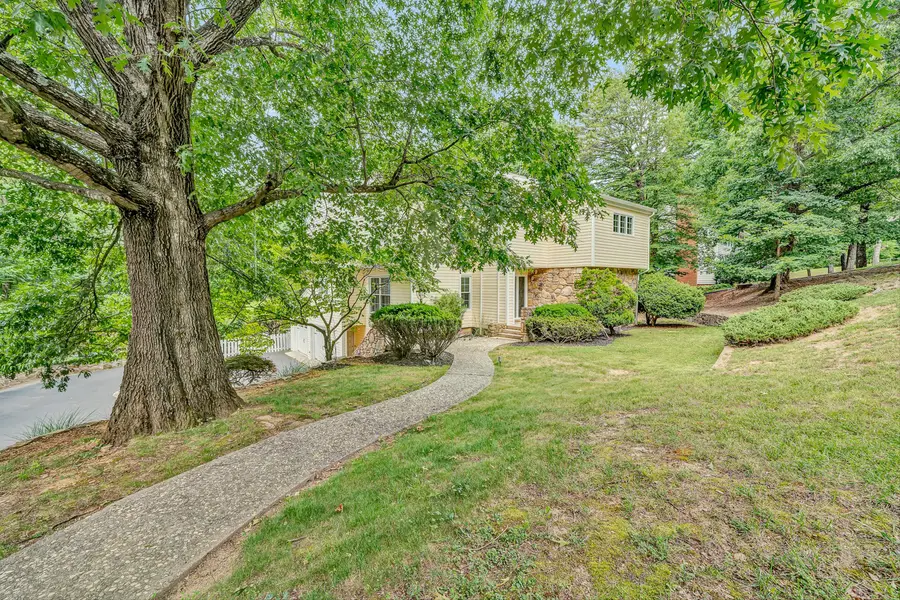 6344 Fairway Forest Dr, Roanoke, VA 24018 - #3