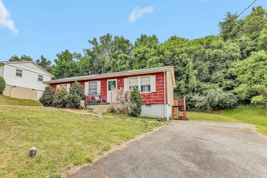 855 Southland Dr, Martinsville, VA 24112 - #3
