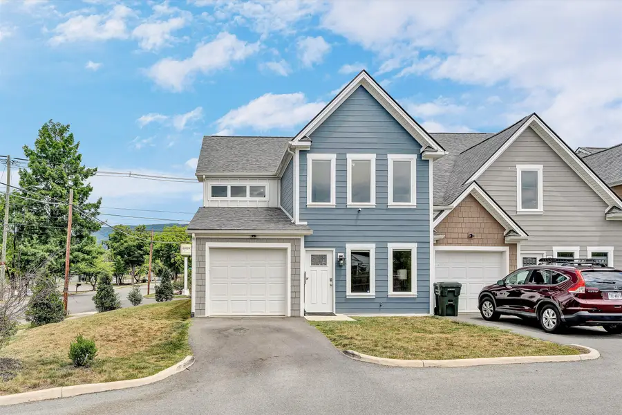 140 W Calhoun St, Salem, VA 24153 - #2