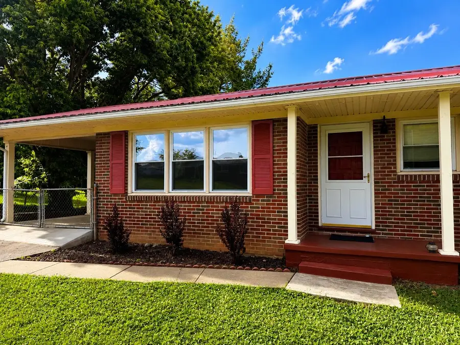 410 Winding Way, Covington, VA 24426 - #3