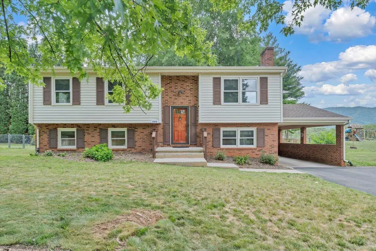 644 Knollwood Dr, Troutville, VA 24175 - #1