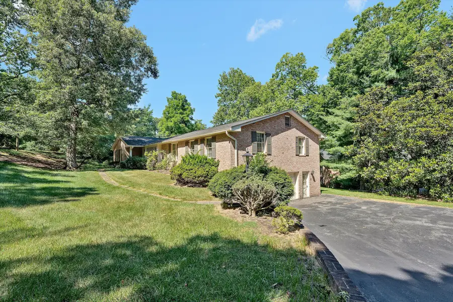 3615 Brymoor Rd Sw, Roanoke, VA 24018 - #3