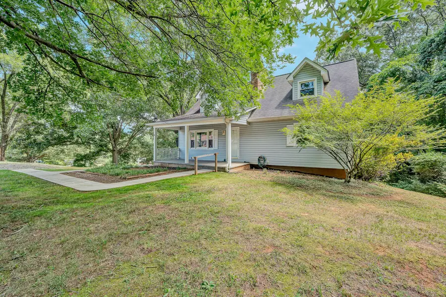 589 4th St, Buchanan, VA 24066 - #2