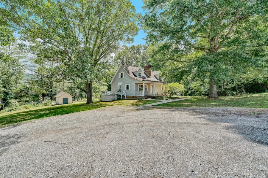589 4th St, Buchanan, VA 24066 - #3