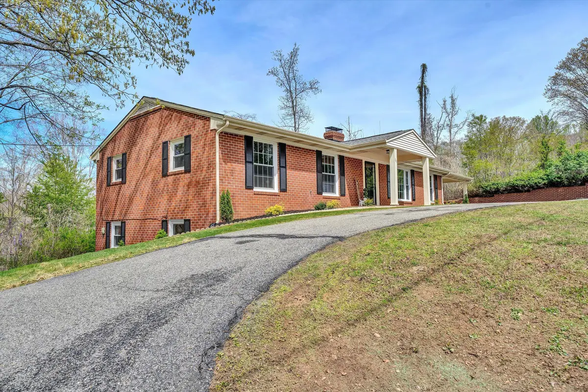 731 Bassett Heights Rd, Bassett, VA 24055 - #1