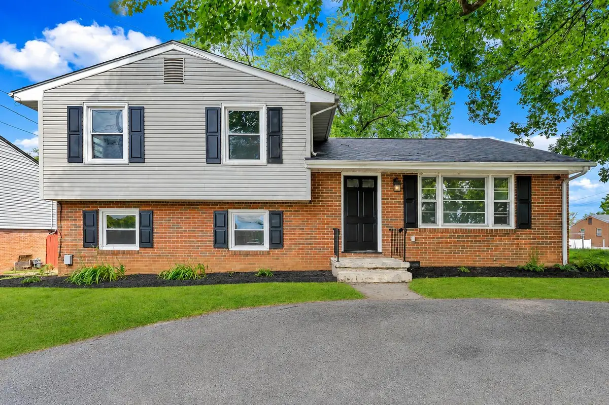678 E Augusta Ave, Vinton, VA 24179 - #1