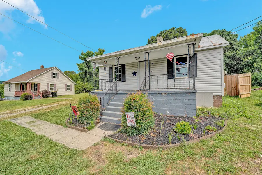 215 Circle Dr, Rocky Mount, VA 24151 - #2