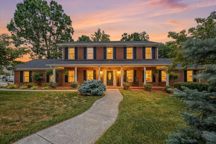 1907 Carleton Dr, Salem, VA 24153 - #2