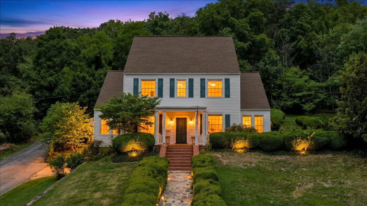 72 Bath St, Clifton Forge, VA 24422 - #1