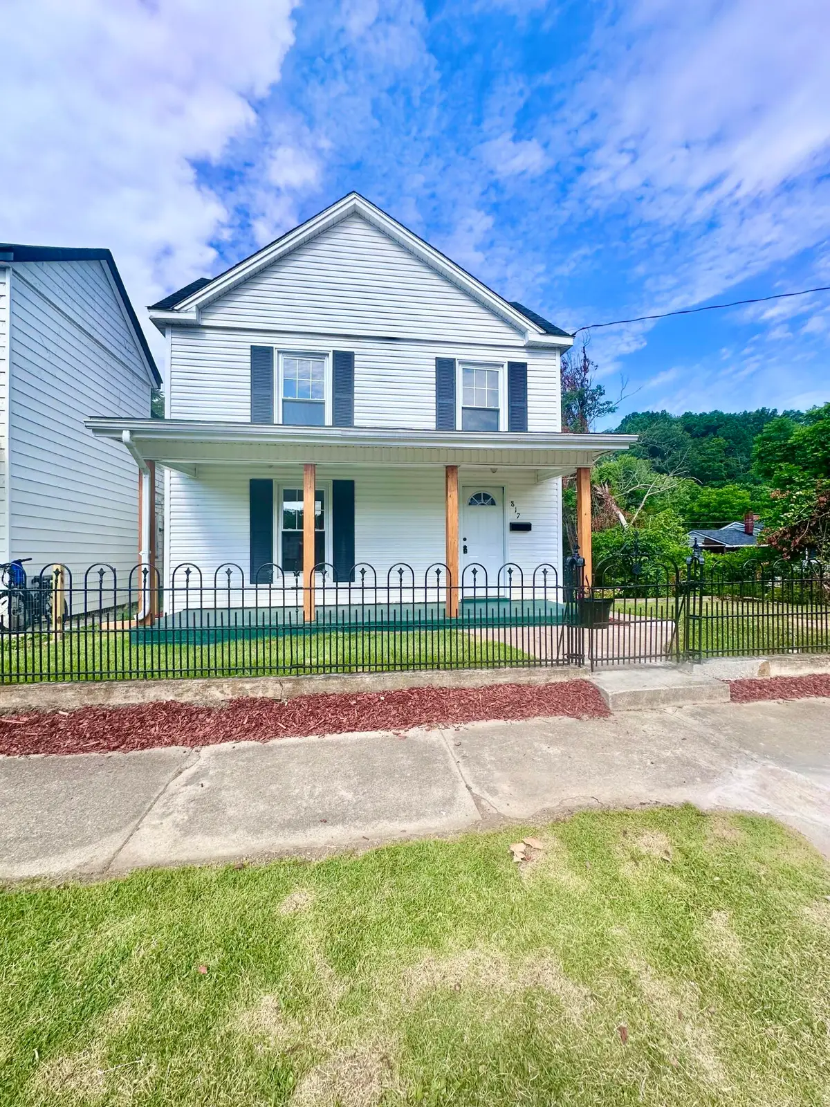 817 Rose Ave, Clifton Forge, VA 24422 - #1