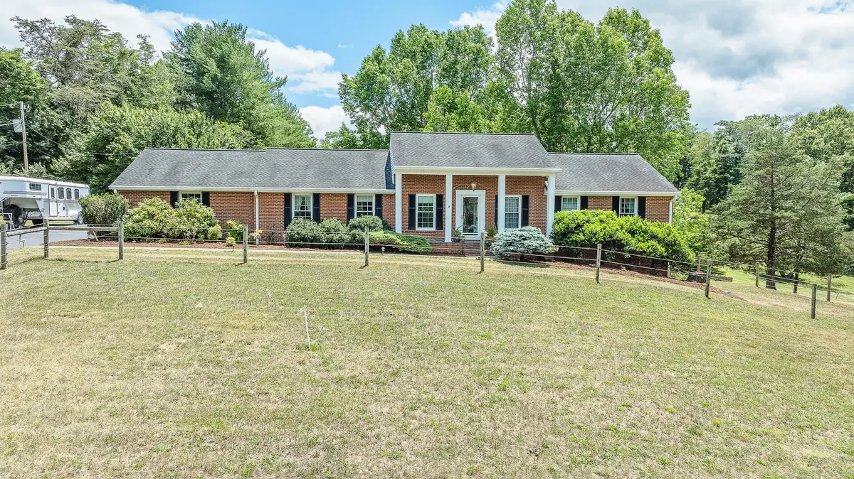 815 Brunswick Forge Rd, Troutville, VA 24175 - #1