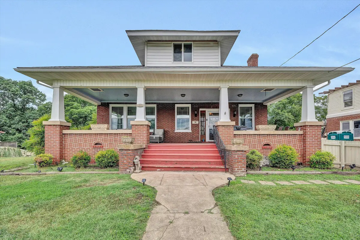 323 N Maple St, Vinton, VA 24179 - #1