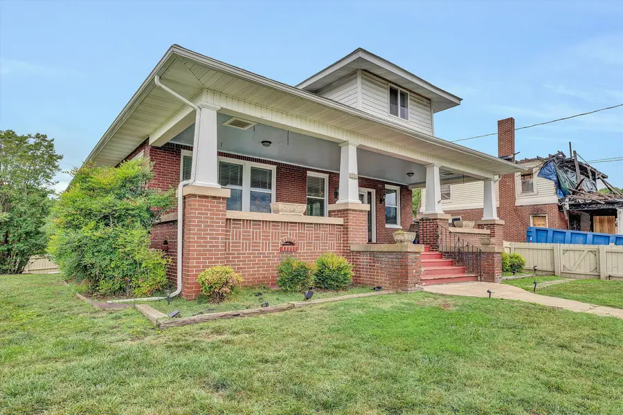 323 N Maple St, Vinton, VA 24179 - #2