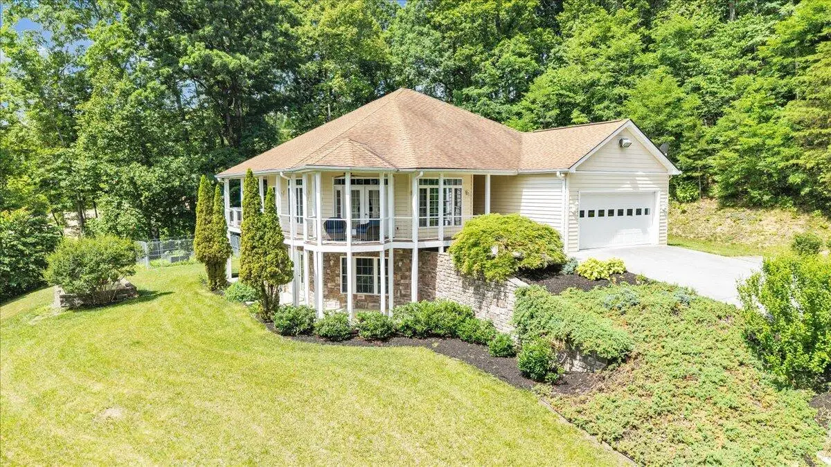 11010 Catawba Rd, Troutville, VA 24175 - #1