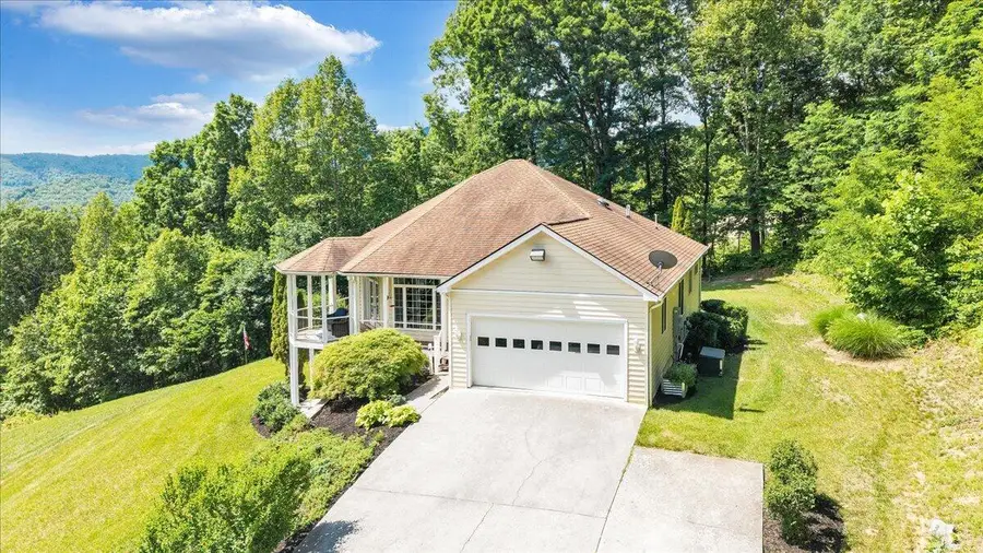 11010 Catawba Rd, Troutville, VA 24175 - #2