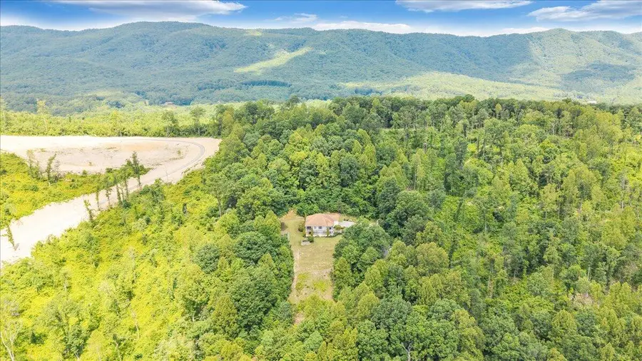 11010 Catawba Rd, Troutville, VA 24175 - #3