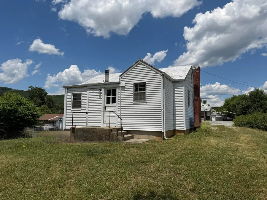 1213 Victory Rd Se, Roanoke, VA 24014 - #2