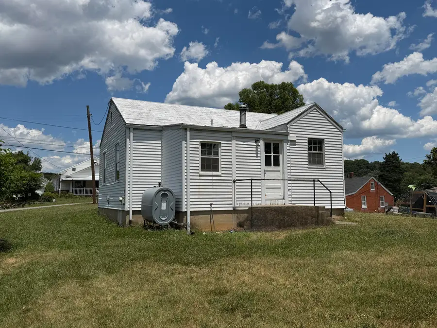 1213 Victory Rd Se, Roanoke, VA 24014 - #3