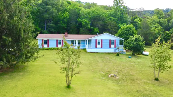 401 Big Cedar Dr, Hot Springs, VA 24445