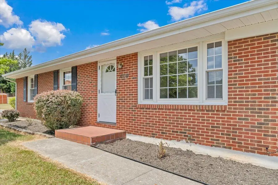 409 Decatur Cir, Salem, VA 24153 - #2