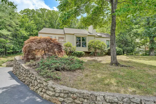 4520 Summerset Cir, Roanoke, VA 24018