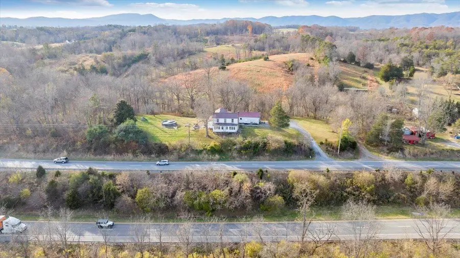6457 Roanoke Rd, Fincastle, VA 24090 - #3